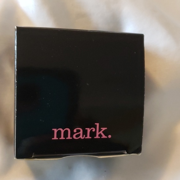 AVON MARK JEWELRY - Picture 3 of 3